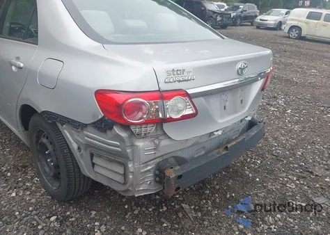 2013 Toyota Corolla L/Le/S/S Special Edition/Le Special Edition z USA, uszkodzony, nr VIN 2T1BU4EE2DC969075